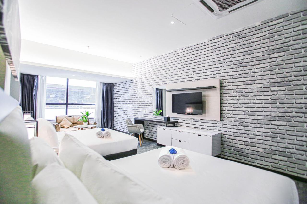 Fives Hotel Dnp Johor Bahru Esterno foto
