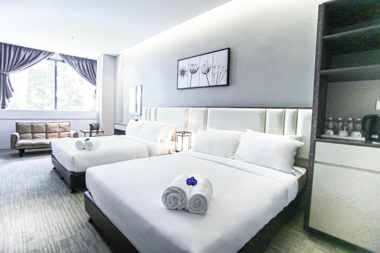 Fives Hotel Dnp Johor Bahru Esterno foto