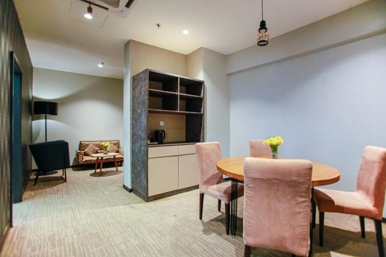 Fives Hotel Dnp Johor Bahru Esterno foto