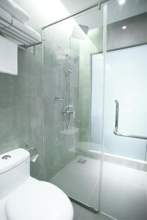 Fives Hotel Dnp Johor Bahru Esterno foto